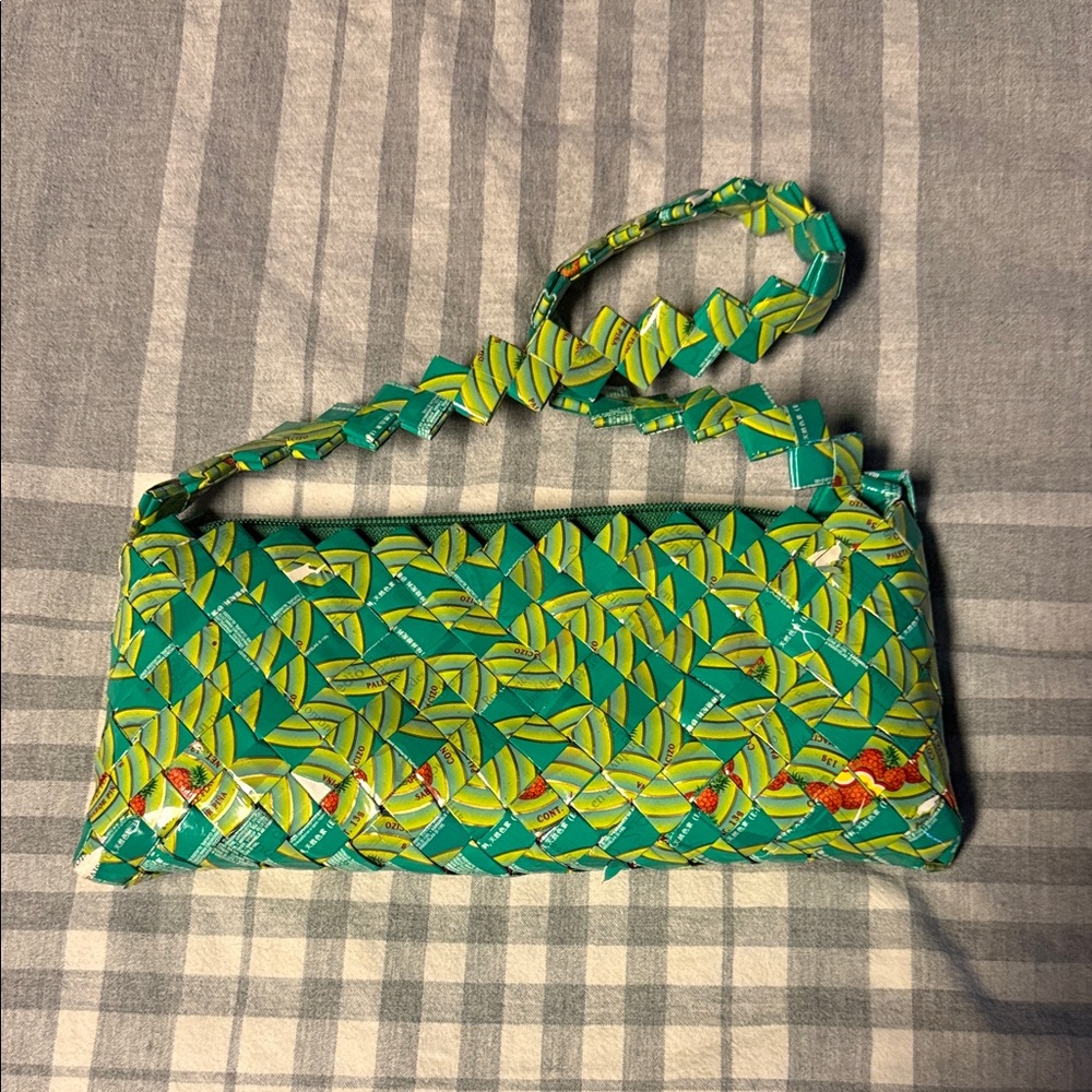 Source Unknown Vibrant Green Patterned Clutch - image 1